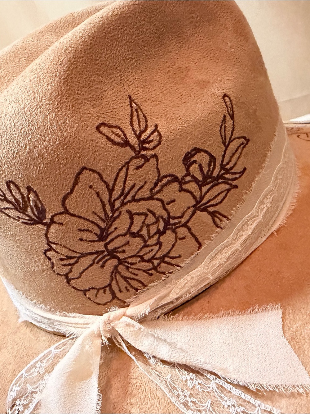 Custom burned cowgirl tan suede Wide Brim Hat with Lace Band - Picture 5 of 12